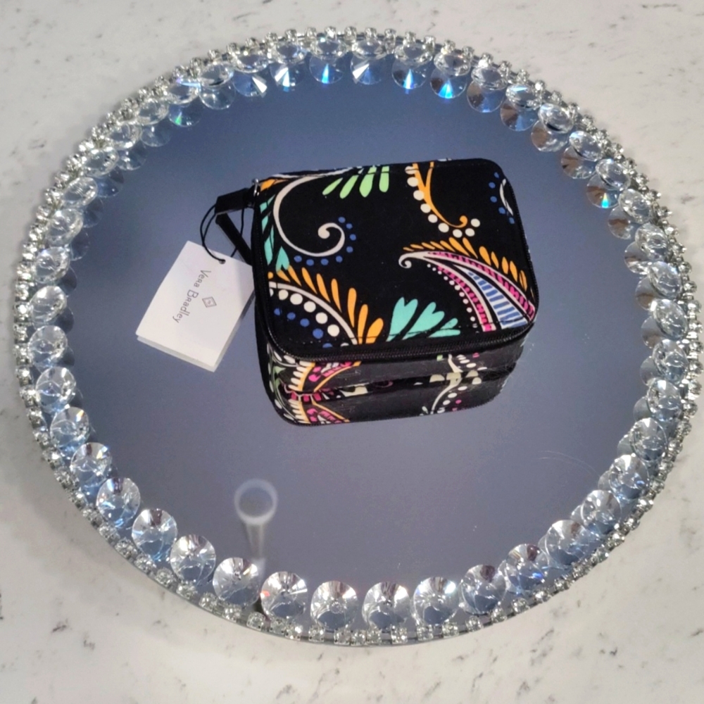 🌺NWT🌺Very Bradley Travel Pill Case🌺